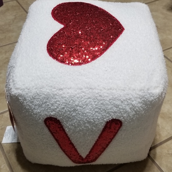 LOVE U Sequin Valentine's Day Dice Pillow - Picture 3 of 5